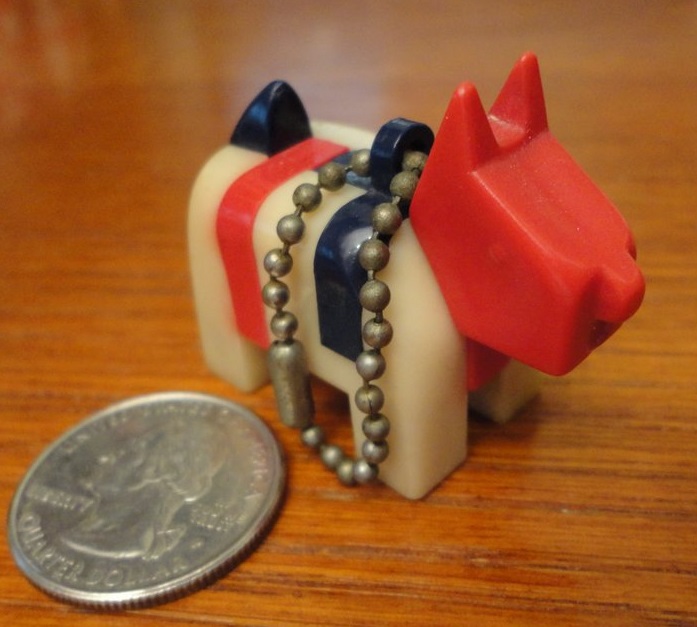 Keychain dog - letter internals