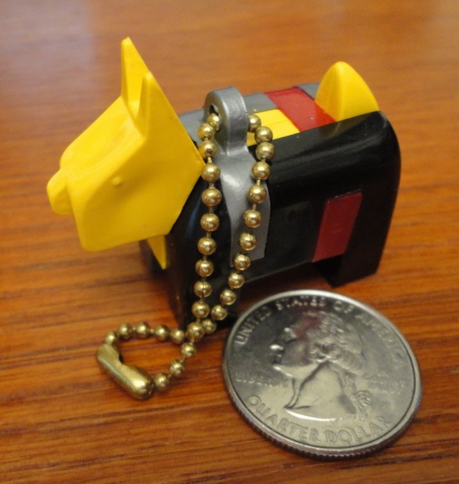 Keychain dog - blocky internals