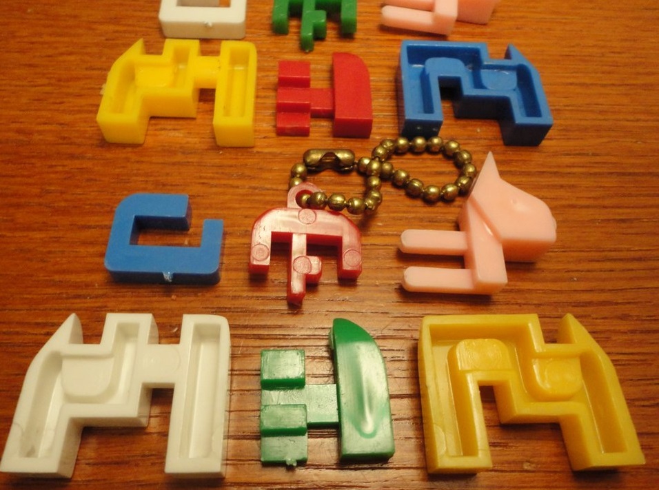 Keychain dog - blocky internals