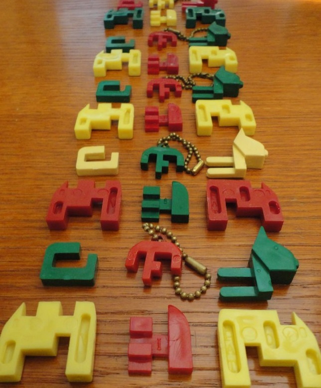 Keychain dog - letter internals
