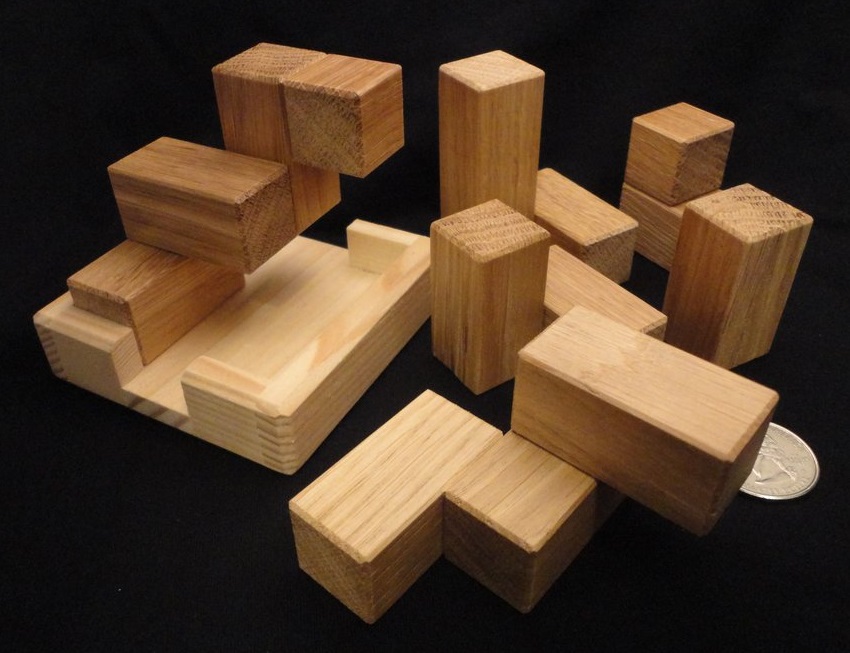 Stand By Cube No. 3 - Benedetti